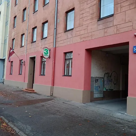 Family Or Group In Silent Center Apartment *