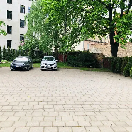 Family Or Group In Silent Center Appartement Riga